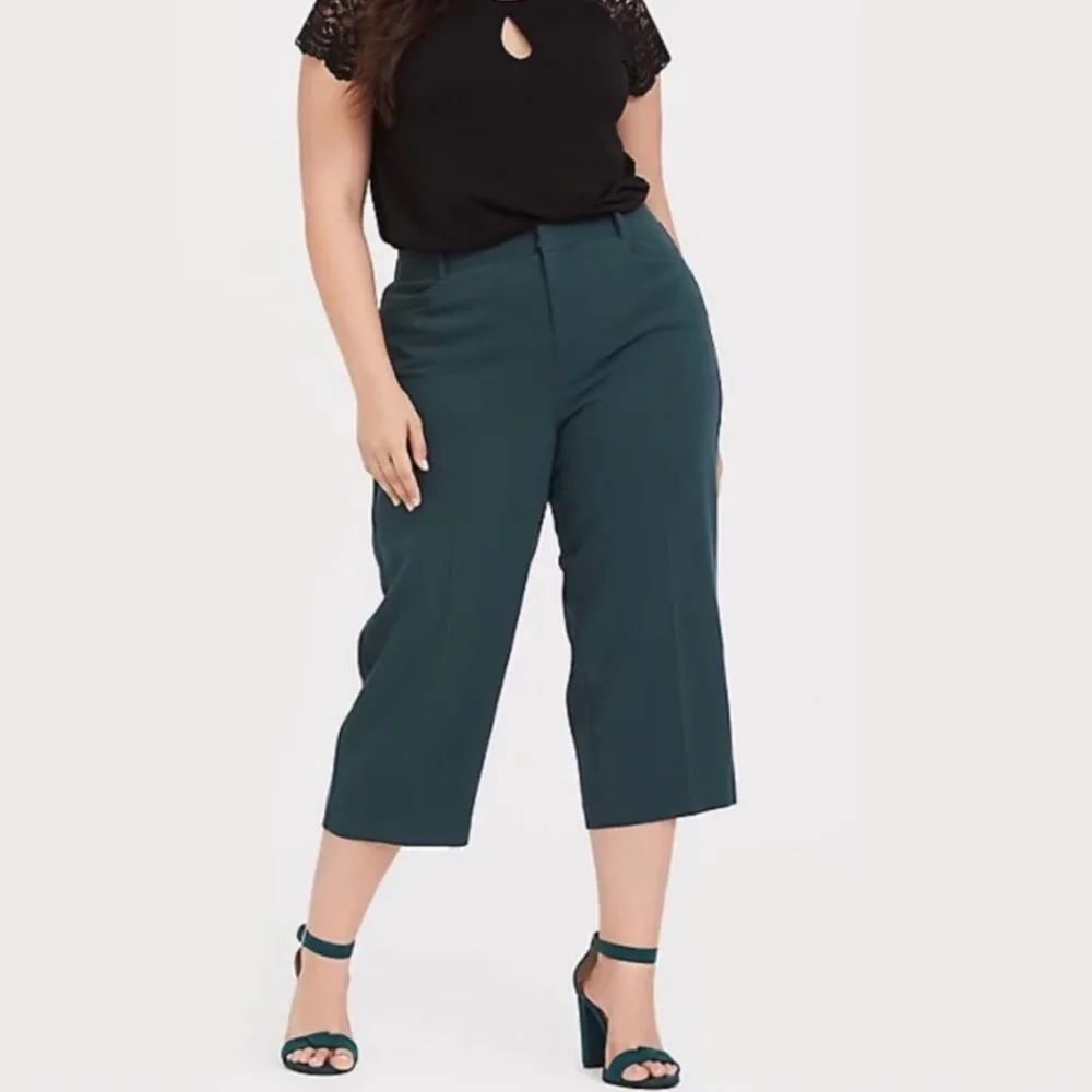 Torrid Culotte Crepe Wide Leg Crop Trouser Pant 26 in Dark Green Teal